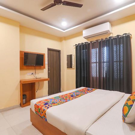 Fabhotel Swarn Banquet Kakarmatha Exterior photo