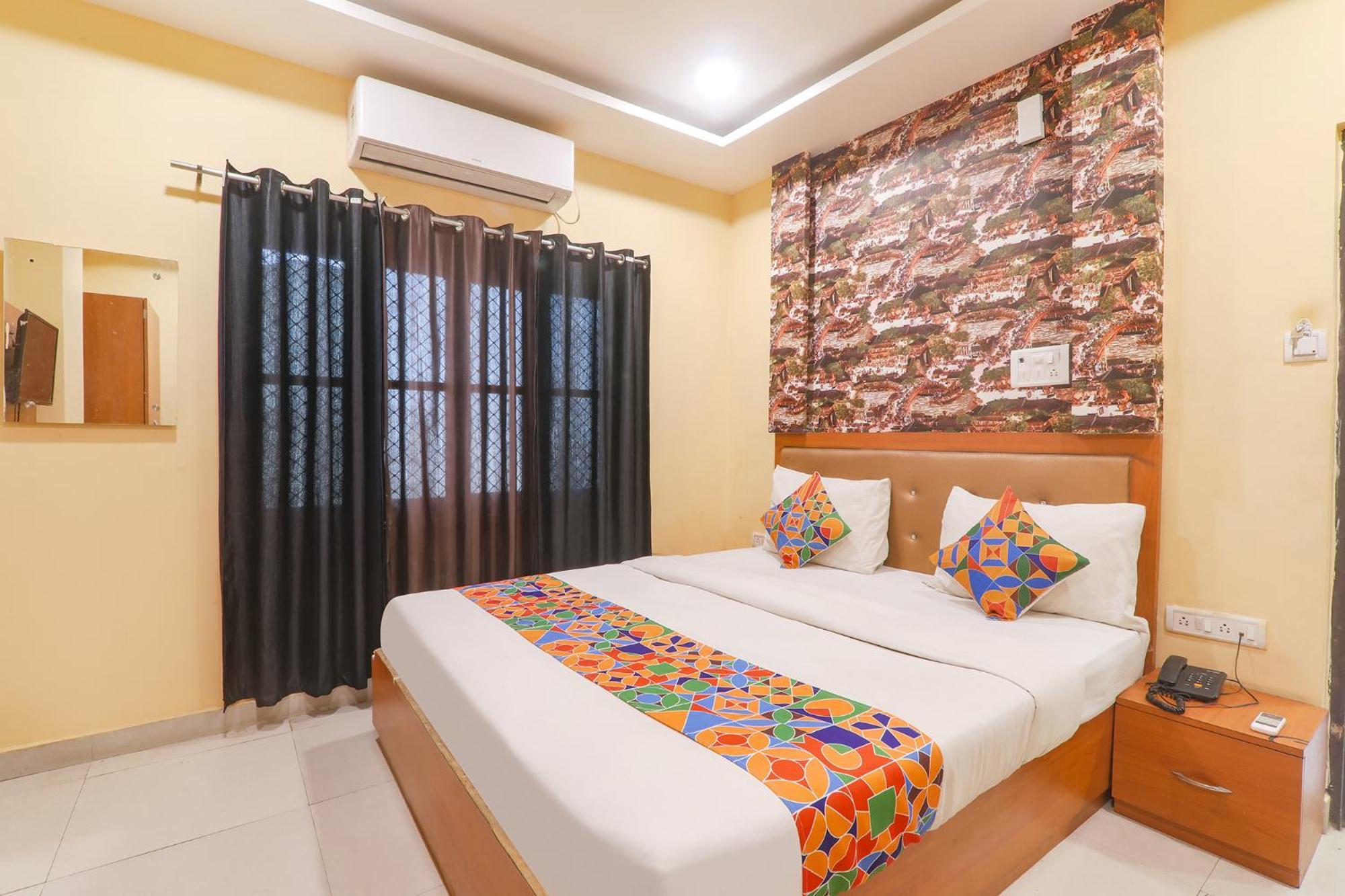 Fabhotel Swarn Banquet Kakarmatha Exterior photo