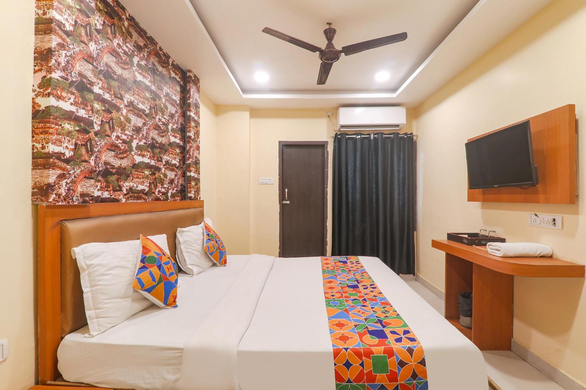 Fabhotel Swarn Banquet Kakarmatha Exterior photo