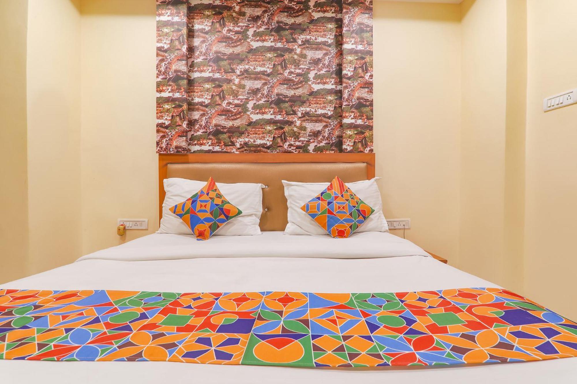 Fabhotel Swarn Banquet Kakarmatha Exterior photo