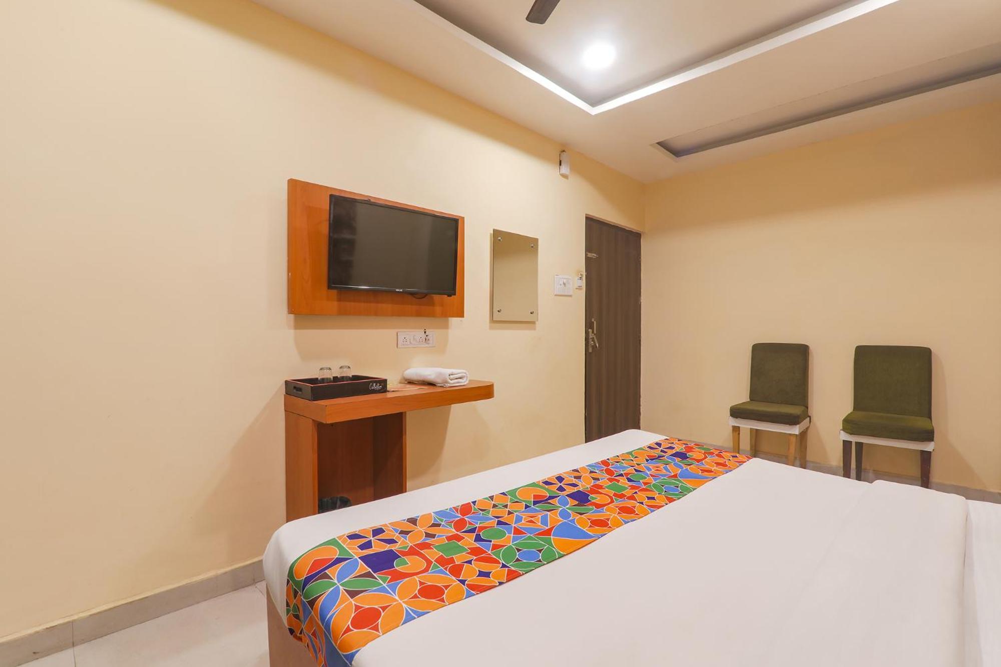 Fabhotel Swarn Banquet Kakarmatha Exterior photo